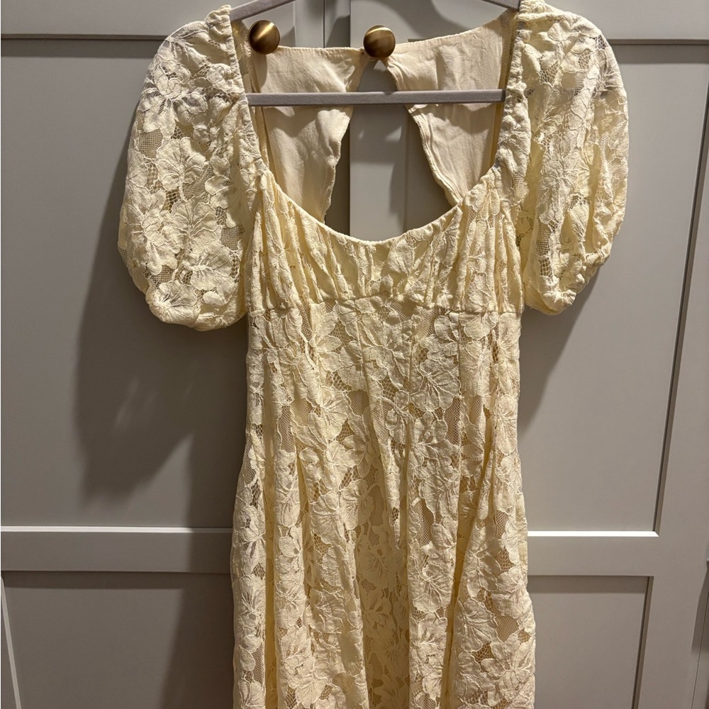 Elegant Cream Lace Dress
